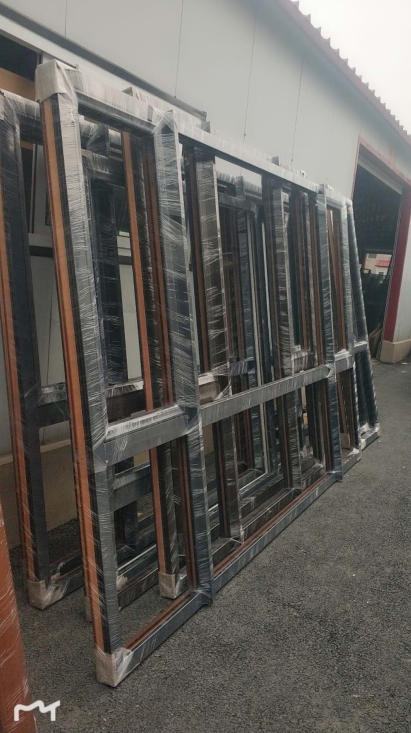 鞍山市天乙門窗工業(yè)有限公司沈陽經(jīng)銷商所訂貨品已完成，經(jīng)過檢驗后進(jìn)行包裝，準(zhǔn)備發(fā)貨。(圖5)