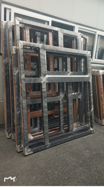 鞍山市天乙門窗工業(yè)有限公司沈陽經(jīng)銷商所訂貨品已完成，經(jīng)過檢驗后進(jìn)行包裝，準(zhǔn)備發(fā)貨。(圖4)